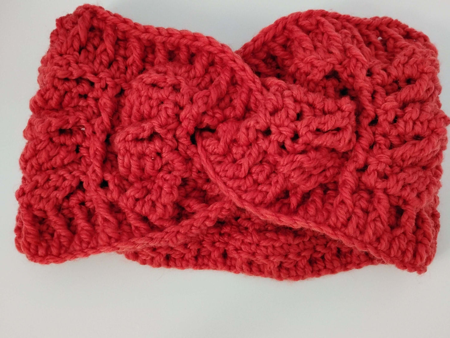 soft alpaca wool headband in vibrant red color, featuring a stylish knitted design for comfort and warmth.