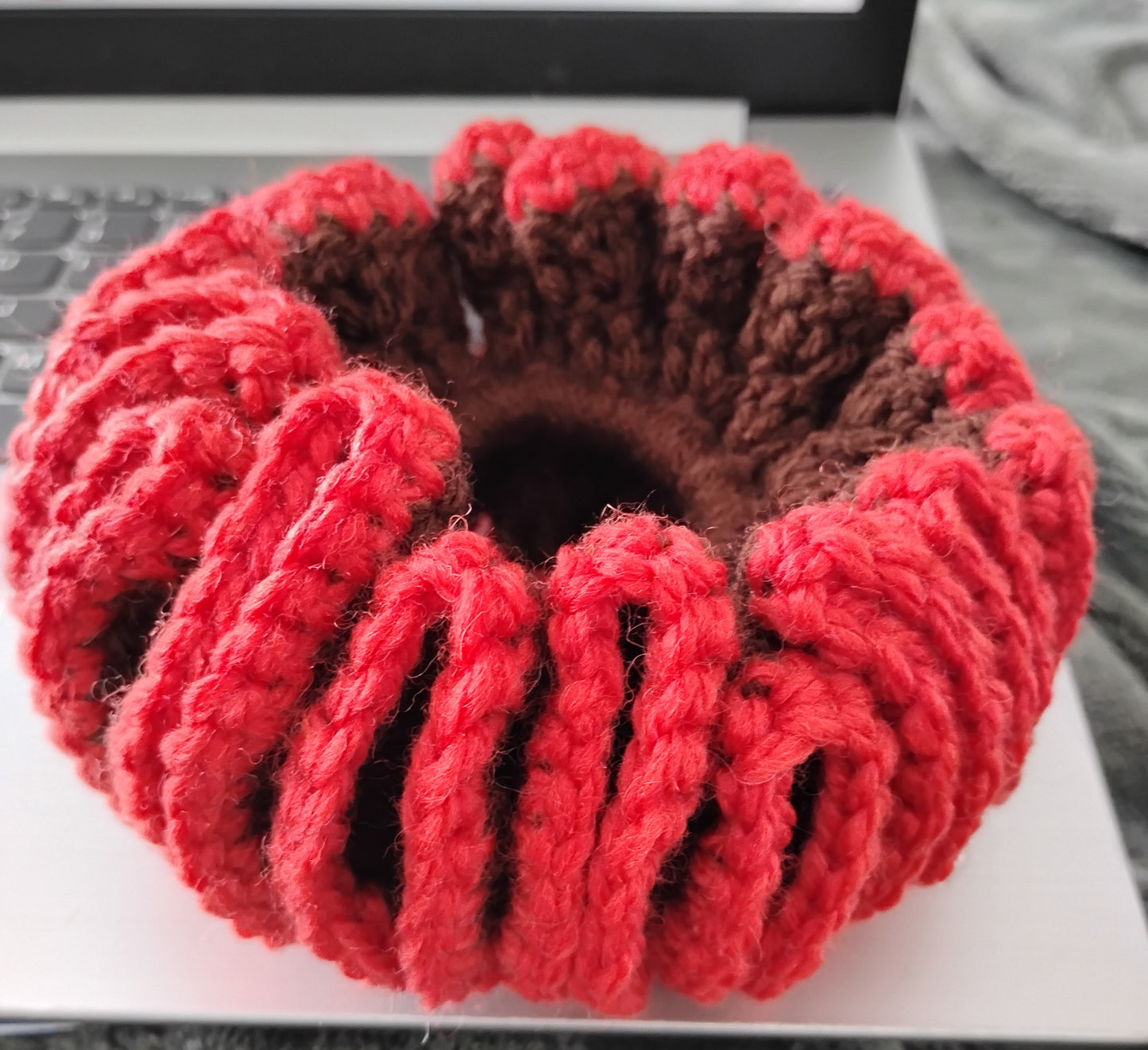 Colorful Ruffles Scrunchie two-tone color crochet