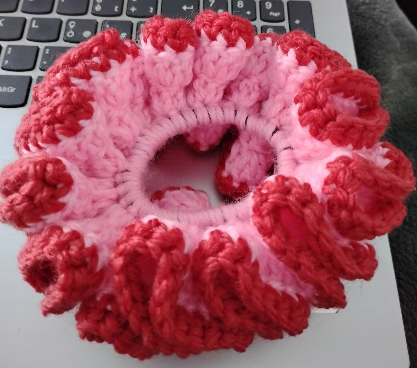 Colorful Ruffles Scrunchie two-tone color crochet